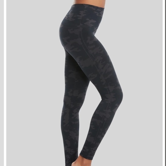 Spanx EcoCare Seamless Leggings Black Camo - Picture 5 of 11